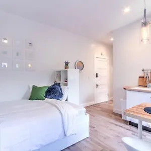Miraculously Modern In A Vintage Shell Midtown Apartment