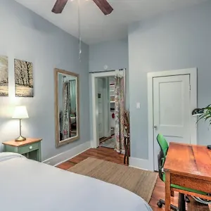 Urban Zen Great Location Apartment